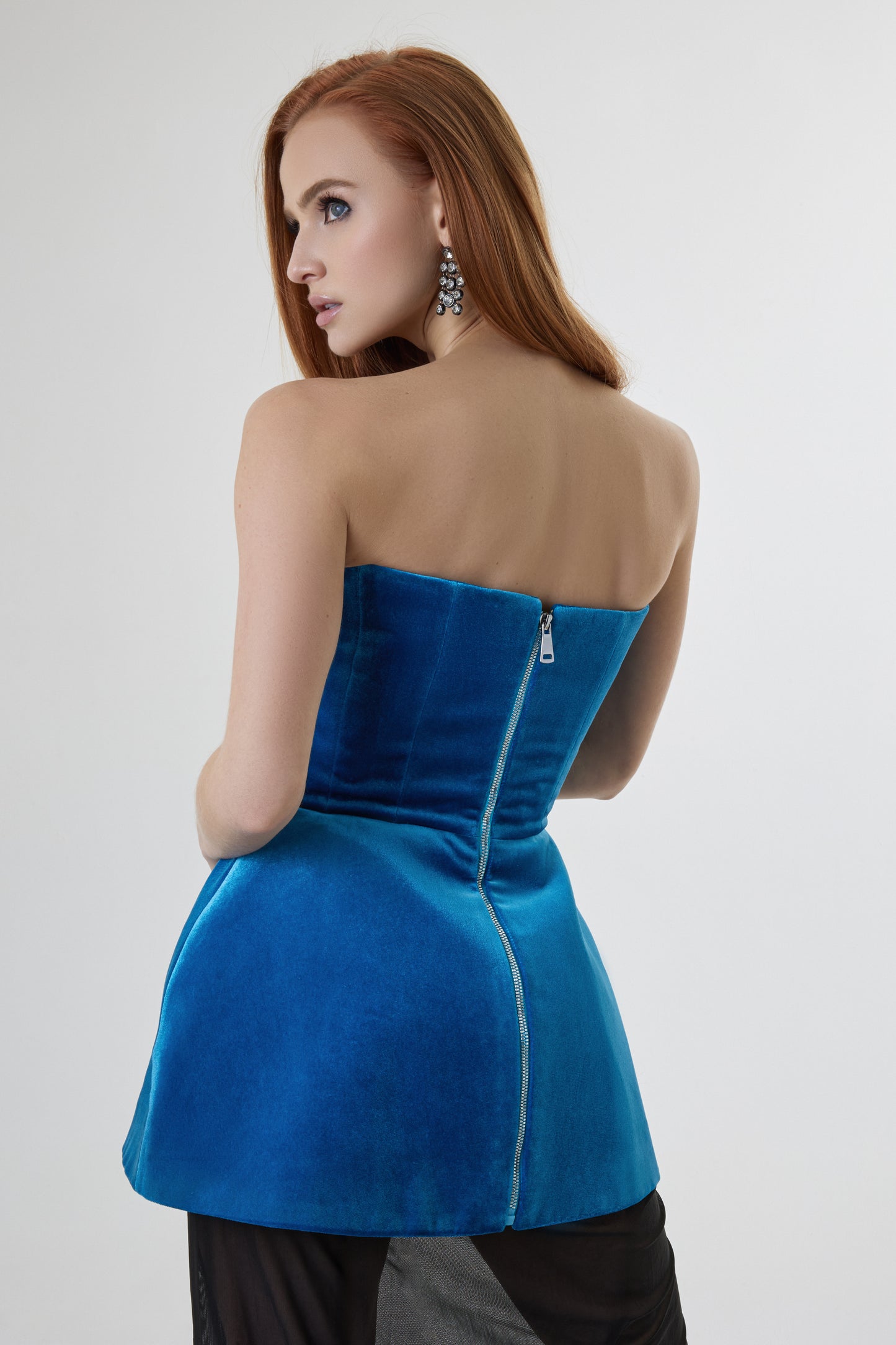 Corset with basque and skirt, highlighting the waist